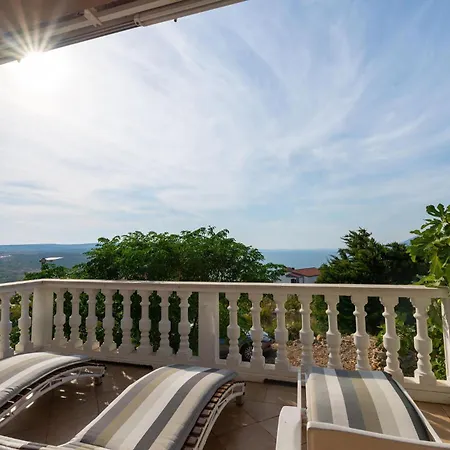 In Jasenice Apartment *