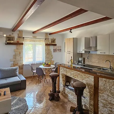 Cozy In Jasenice With Wifi Rovanjska