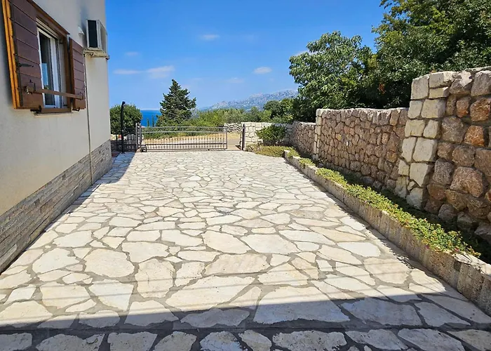 In Jasenice Rovanjska